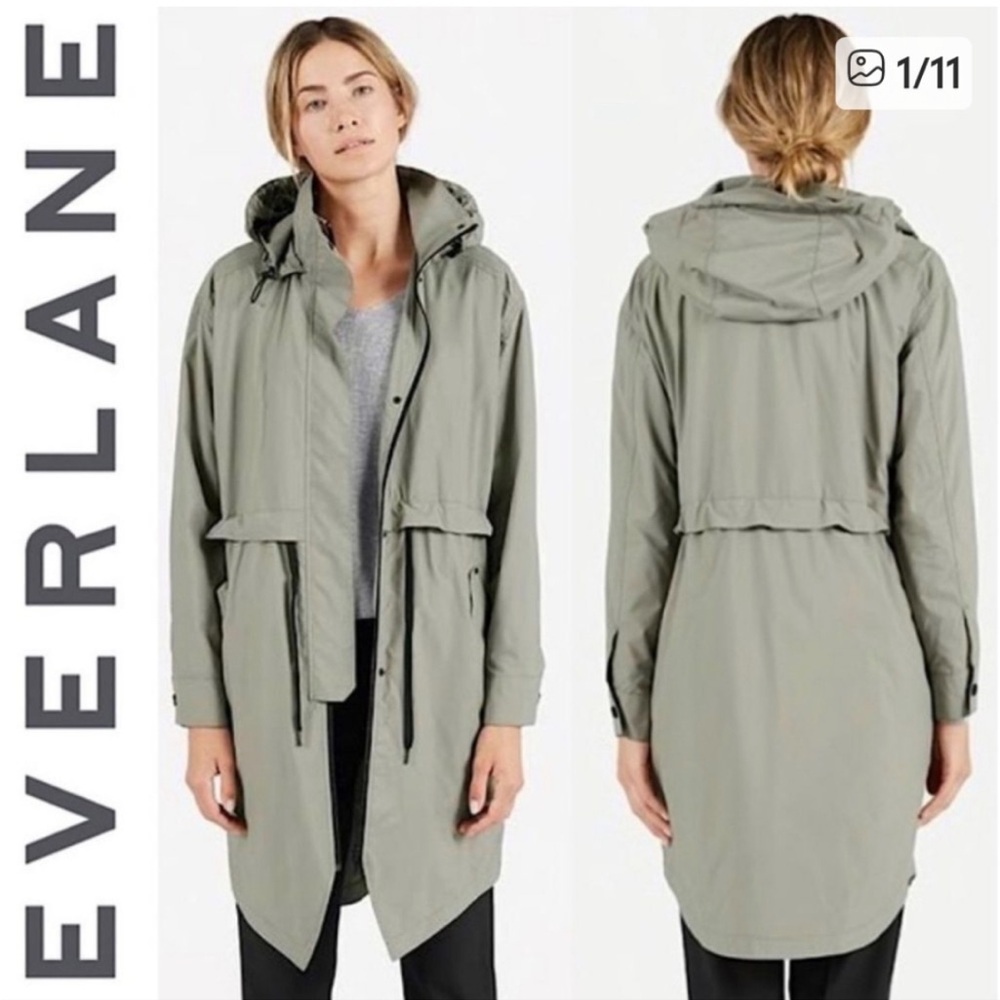 Everlane anorak raincoat size small